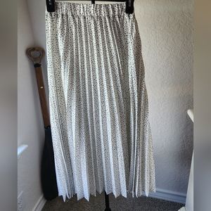 NWOT: A New Day Pleated Maxi Skirt